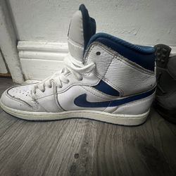 Jordan 1 mid