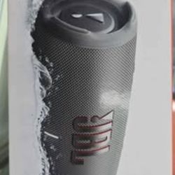 JBL by HARMAN Speaker charge 5 .
20hrs battery Bluetooth V5.1 wireless.
