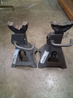 Jack stands