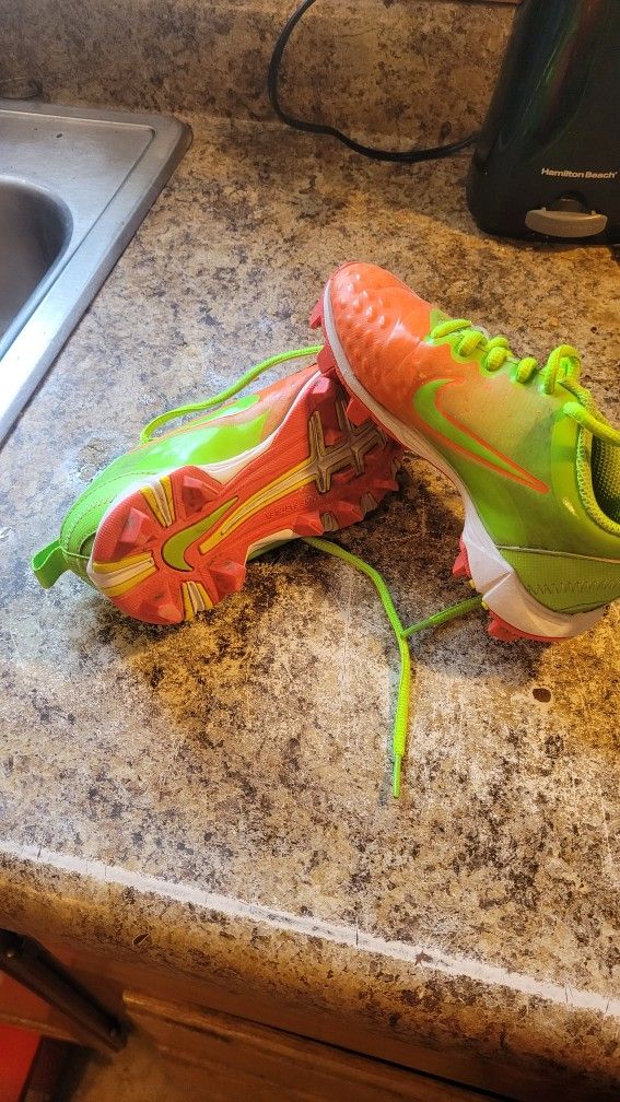 Kids Soccer Shoes
