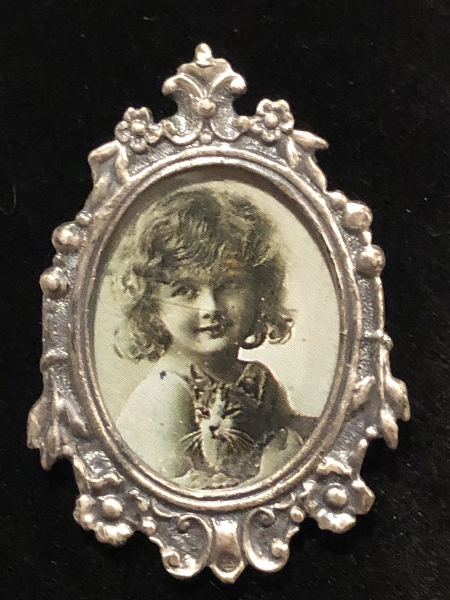 Mini Vintage Picture Frame Pin