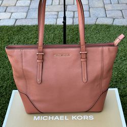 Michael Kors Aria Pebble Leather Large Tote Bag in EUC/Bolsa MK en excelente condición