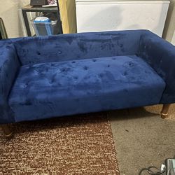 Mini Velvet Couch (blue)