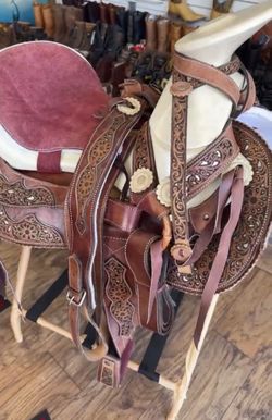 Silla de montar nueva
