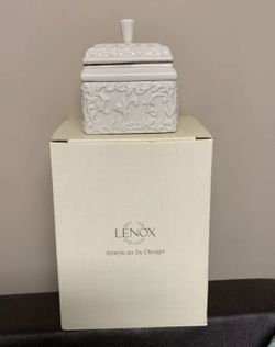 Lenox Carved Ivy Covered Square Trinket Box 