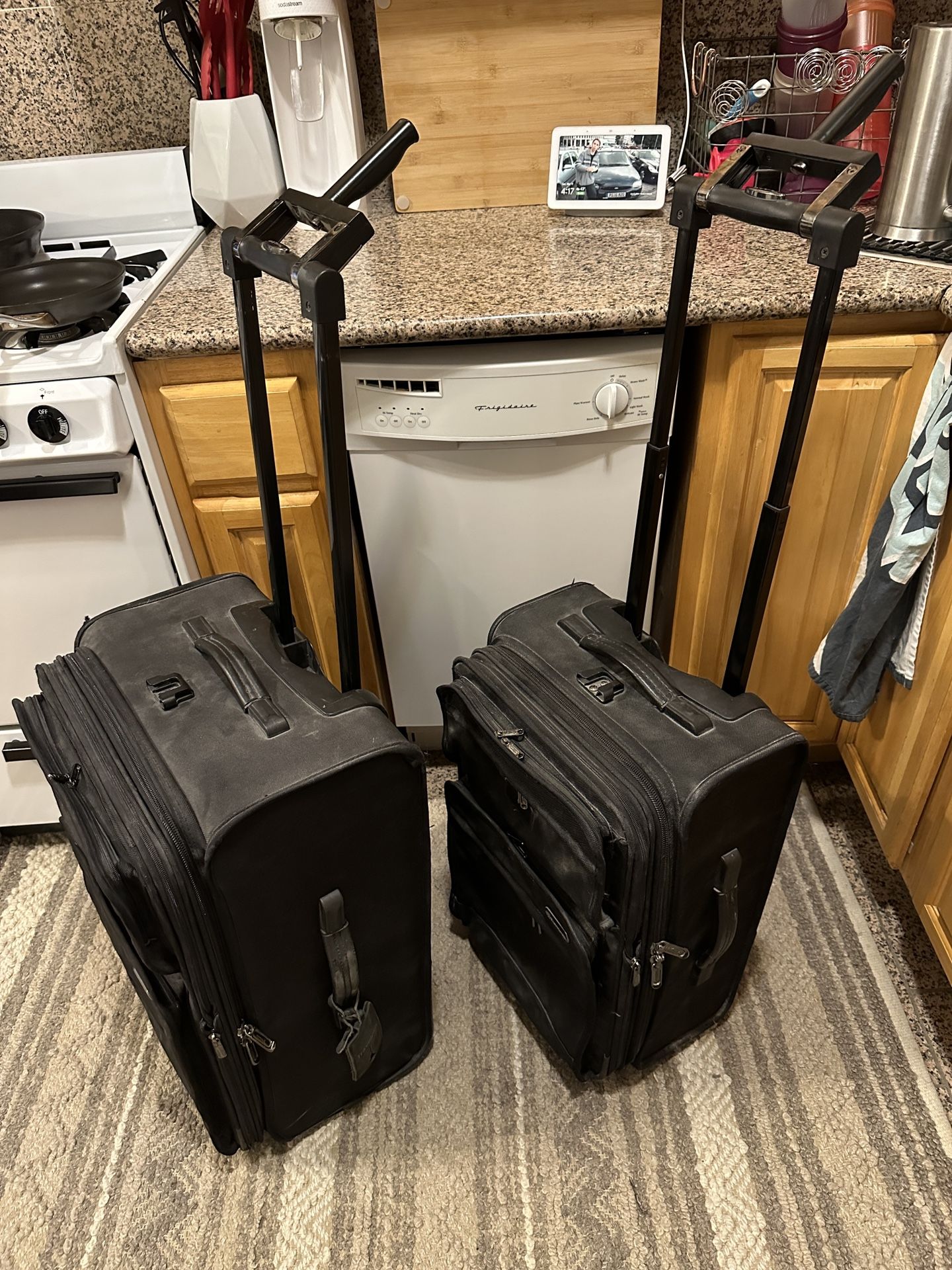 FANCY TravelPro Platinum 3 Series Luggage - 26" and 24" Expandable Rollaboard® Suitcase - made for and by flight crew