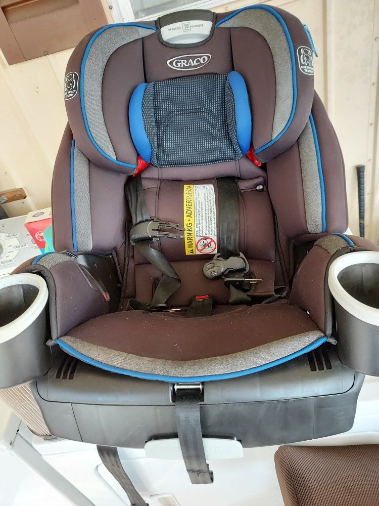 Almost new Graco 2 In 1 Deluxe