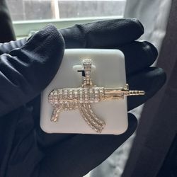 Moissanite Pendant 