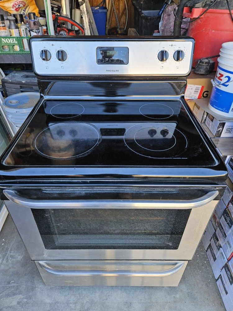 Frigidaire Stove