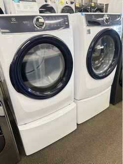 ELECTROLUX WASHER AND DRYER FRONT LOAD SET WITH PEDESTALS ON SALE