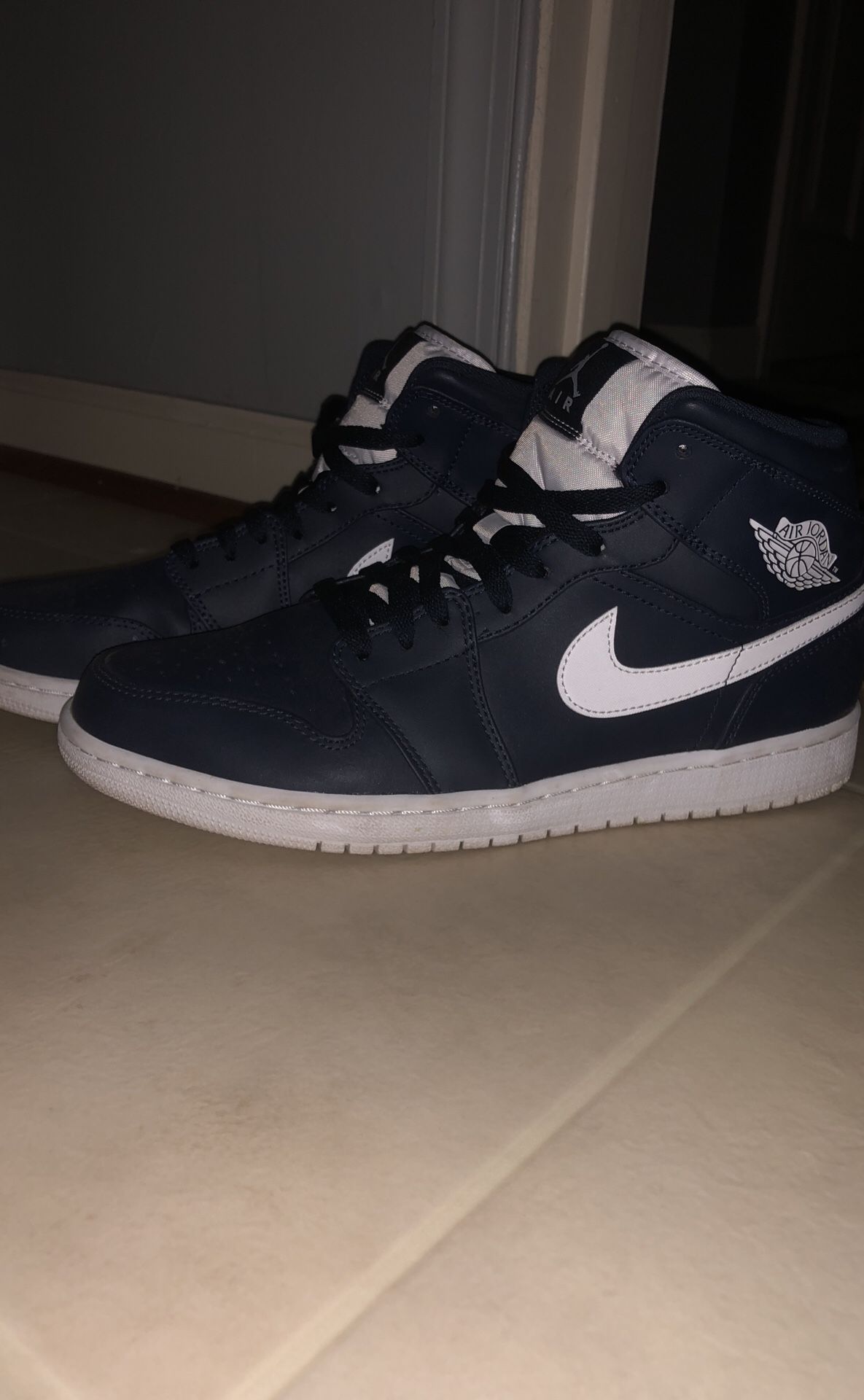 Air Jordan 1 Mid Obsidian White & Blue (SIZE: 10)