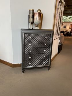 Dresser / TV Stand