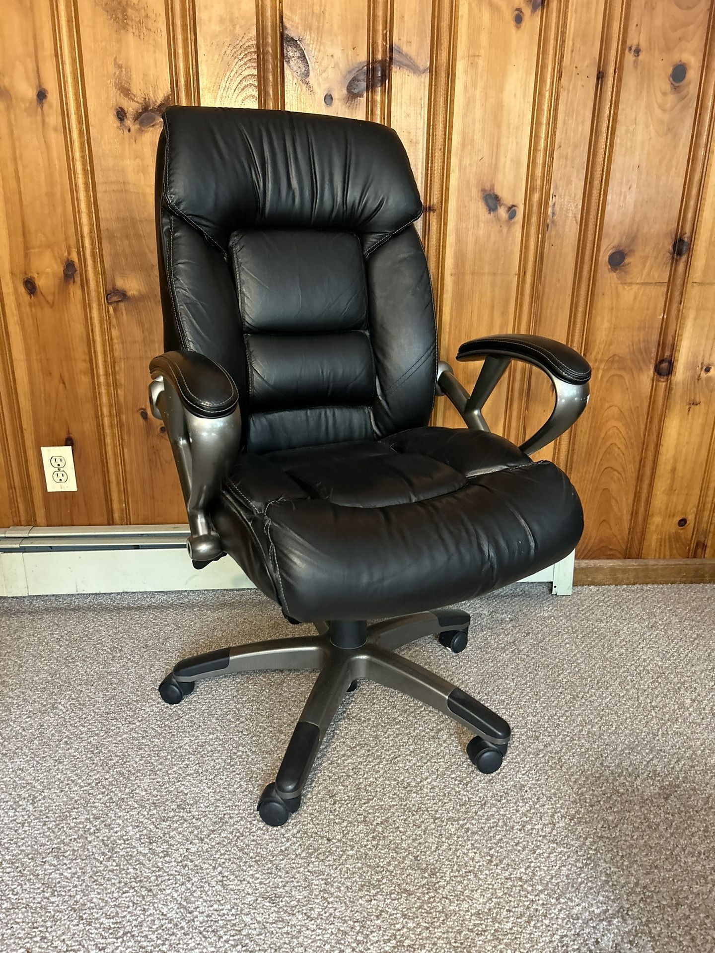 Leather Office Chair - Great Condition - Comfortable & Clean - Adjustable