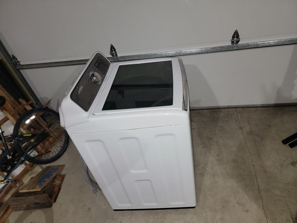 4.7 cu. ft. Large Capacity Smart Top Load Washer in White with Impeller and Active WaterJet