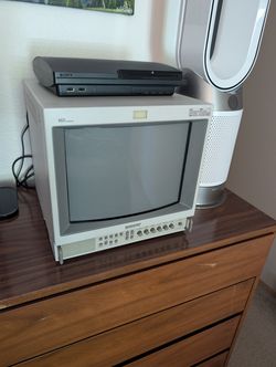 Sony PVM 1353MD, retro CRT, 13 in