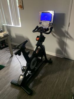 S15i Nordictrack Spin Bike 2021 LIKE NEW for Sale in Long Beach
