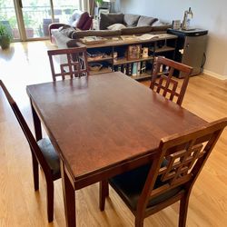 Dining Room Table and 4 Chairs 