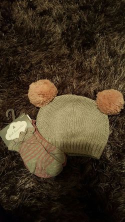 Baby gap new hat and socks