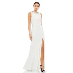 NWOT White Embellished Neck Trumpet Gown Ieena for Mac Duggal Size 8