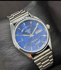 Vintage Seiko 5 automatic