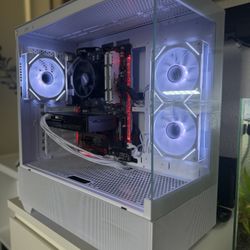 White Gaming Pc Computer Desktop RTX 5060 / Ryzen 5 5500