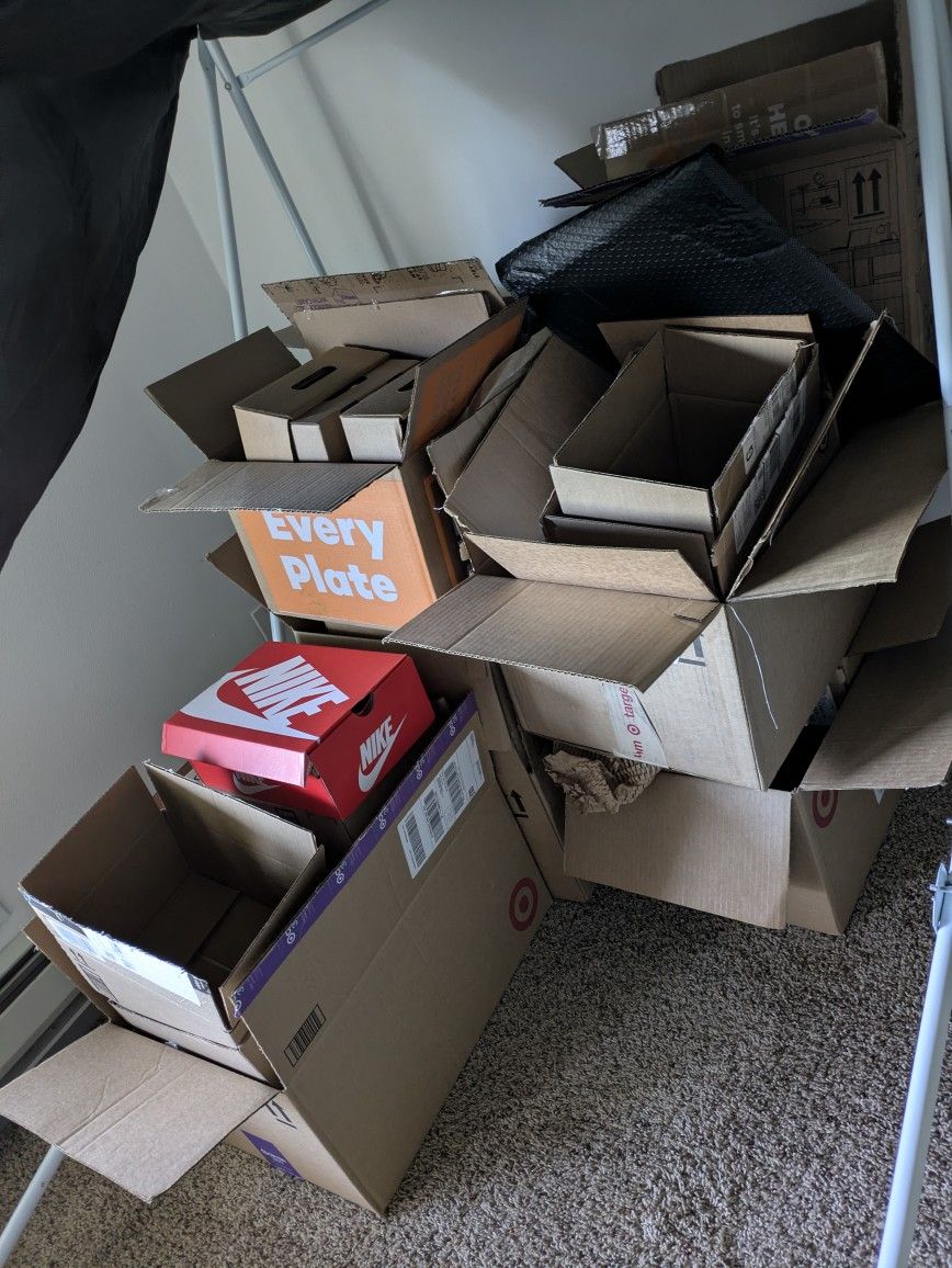 Free you pick up small and medium boxes