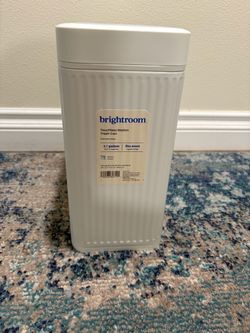 motionless trash can