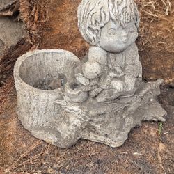 Vintage Flower pot statue.