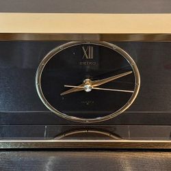 VINTAGE SEIKO GOLD-TONE MANTLE CLOCK - EXCELLENT CONDITION 
