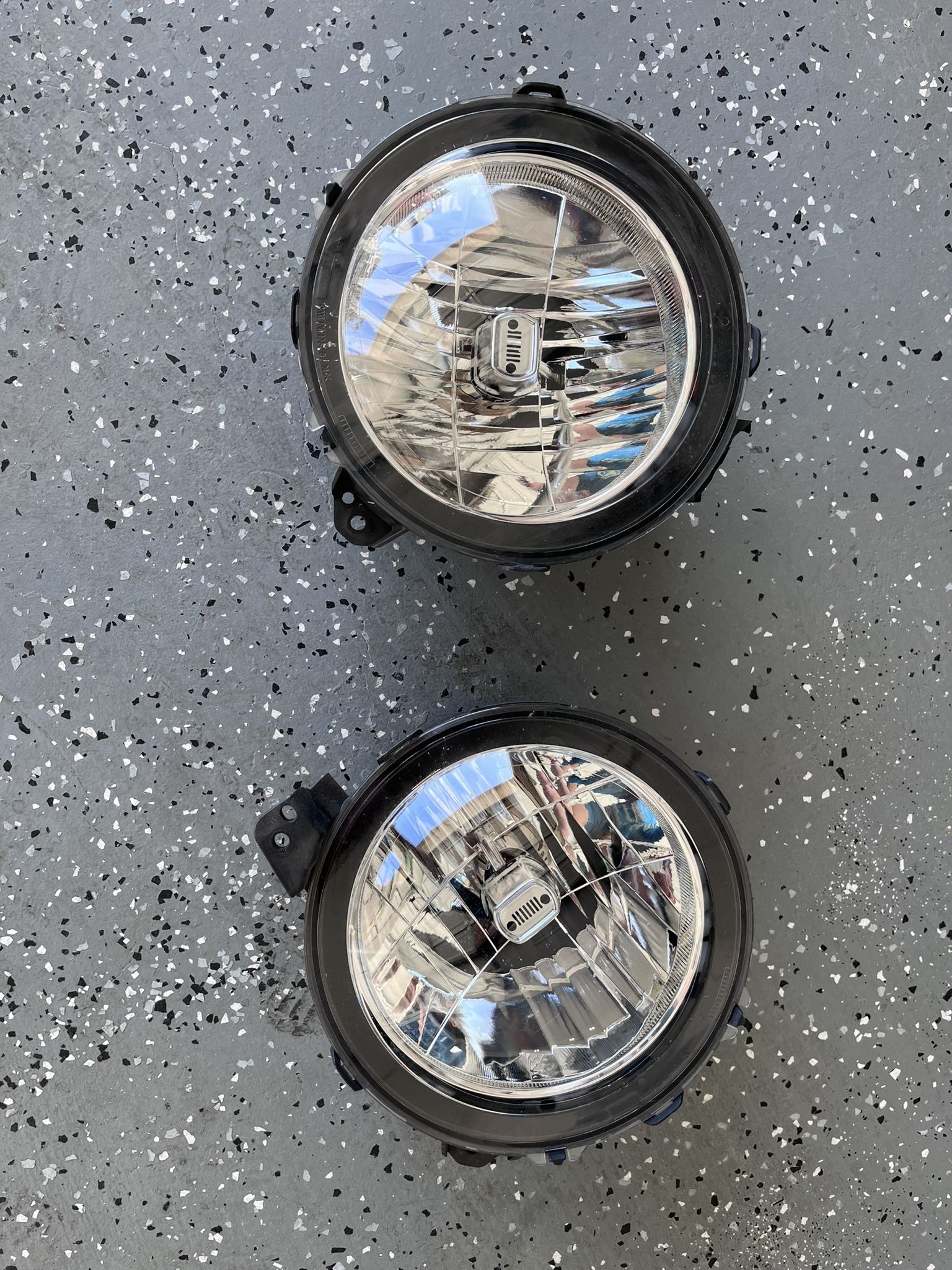 2022 Jeep Wrangler Headlights, Tail Lights, and Grill