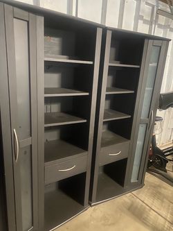 Entertainment center