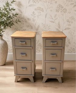Nightstands/ end tables pair