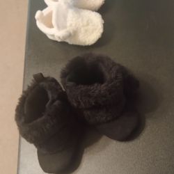 0-3 mo. Baby Shoes ✨ 2 Pairs!