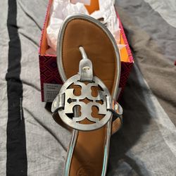 Like new Womens size 8 Tory Burch sandals