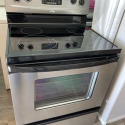 Whirlpool Electric Stainless Steel Stove / range