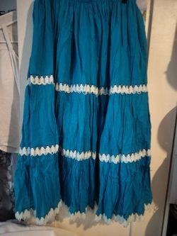 Mexican peasant skirt medium