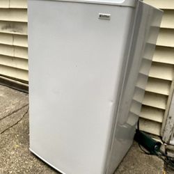 Kenmore Mini Fridge And Freezer 