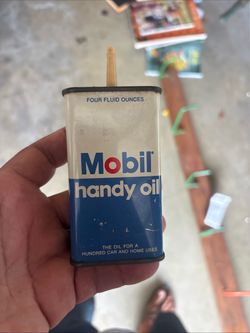 Mobil oil can