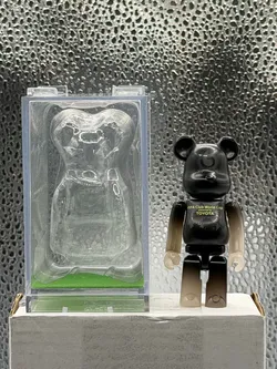 Medicom Toy BEARBRICK FIFA Club World Cup JAPAN GID
