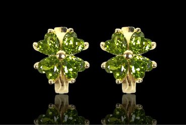 Green Stone Flower Cluster Stud Earrings