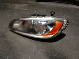 2014 -2018 Volvo S60 headlight (halogen bulbs) oem.