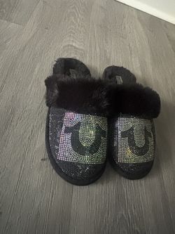 True Religion Slides