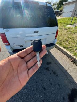 Car Keys N Remotes/ Llaves Con Control