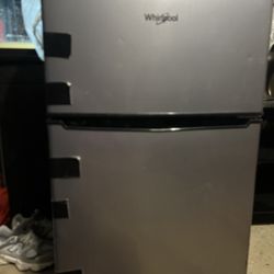 Whirlpool 3.1 cu ft Mini Refrigerator Stainless Steel WH31S1E: Energy Star Certified Dorm Fridge, Reversible Door, 2 Shelves
