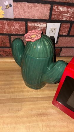 Cactus cookie jar glass looks amazing