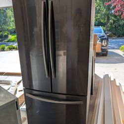 Used 2021 Samsung French Door Refrigerator, excellent condition