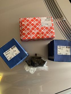 Mercedes Benz engine mounts,trams mounts from flex . $200.00 firm