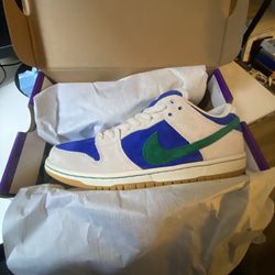 Hyper Royal SB Dunks 