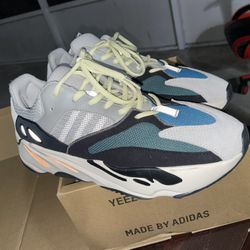 Yeezy Boost 700 Size 10.5