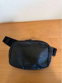 Victoria’s Secret belt bag black